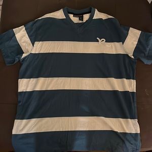 Mint condition rocawear shirt. Color white and blue.